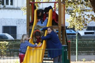 Una mamma imperfetta: Lucia Mascino in una scena del film nei panni della protagonista Chiara, una mamma indaffaratissima