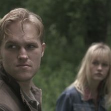 We Are What We Are: Wyatt Russell con Ambyr Childers in una scena del film