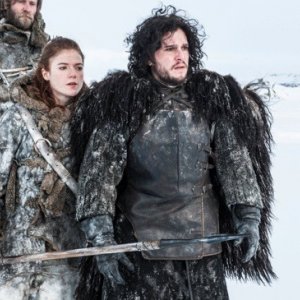 Il trono di spade: Rose Leslie e Kit Harington in una scena dell'episodio The Climb