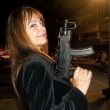 Rosalba Piras sul set di Bellas mariposas, in una foto scattata durante le prove della scena di una sparatoria