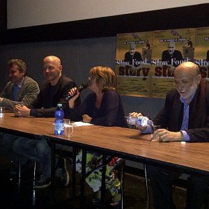 Slow Food Story: il regista Stefano Sardo con Lella Costa, Nicola Giuliano e Carlo Petrini in conferenza stampa a Roma