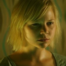 Adelaide Clemens in No One Lives, nel ruolo di Emma