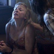 Adelaide Clemens in una sequenza violenta di No One Lives