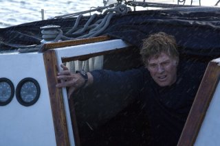 All Is Lost: Robert Redford nel mezzo di una tempesta in una scena del film