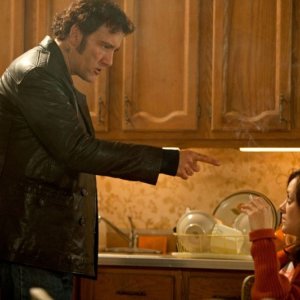 Blood ties: Clive Owen e Marion Cotillard  in una scena del thriller