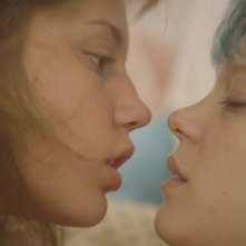 La vie d'Adele: Léa Seydoux e Adèle Exarchopoulos in una scena del film
