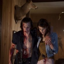 Lindsey Shaw in No One Lives - una violenta scena del film