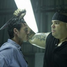 Luke Evans in No One Lives con George Murdoch, che interpreta Ethan