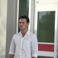 Luke Evans in No One Lives - una scena del film.