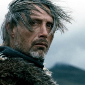 Un intenso primo piano di Mads Mikkelsen tratto da Michael Kohlhaas