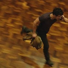 Zulu: Orlando Bloom in una scena del thriller diretto da Jérôme Salle