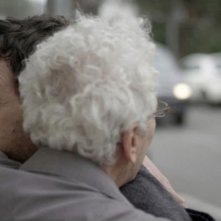 A strange Course of Events: i due protagonisti Ori Pfeffer e Moni Moshonov in una scena