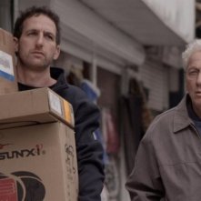 A strange Course of Events: il protagonista Ori Pfeffer in una scena insieme a Moni Moshonov