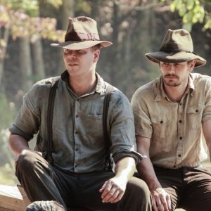 As I Lay Dying: James Franco e Jim Parrack in un'immagine del film