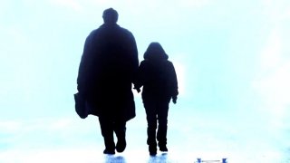 Fringe: John Noble e Rowan Longworth nell'episodio An Enemy of Fate