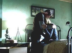 Fringe: Joshua Jackson e Anna Torv in un'immagine dell'episodio An Origin Story