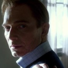 Fringe: Michael Cerveris in un momento dell'episodio The Boy Must Live