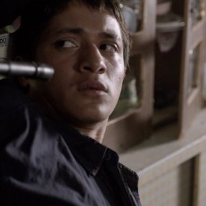 Heli: il giovane protagonista del film minacciato in una scena