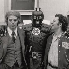 Jodorowsky's Dune: Alejandro Jodorowsky in una scena con il personaggio di Sardaukar e il fumettista Jean 'Moebius' Giraud