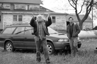 Nebraska: un'immagine di Will Forte insieme a Bruce Dern in un'immagine del film