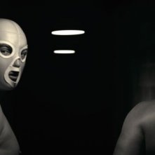 Nos héros sont morts ce soir: Denis Menochet con la sua maschera spettrale prima di un incontro di catch