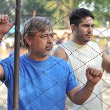 On the job: Joel Torre in una scena con Gerald Anderson