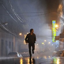 On the job: Piolo Pascual in una scena