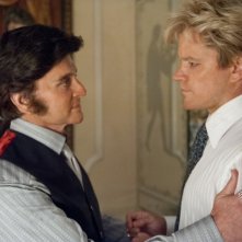 Behind the Candelabra: Matt Damon e Michael Douglas si fronteggiano n una scena del film