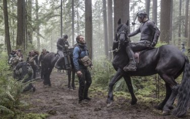 Dawn of the Planet of the Apes: Jason Clarke e Andy Serkis in una foto del set