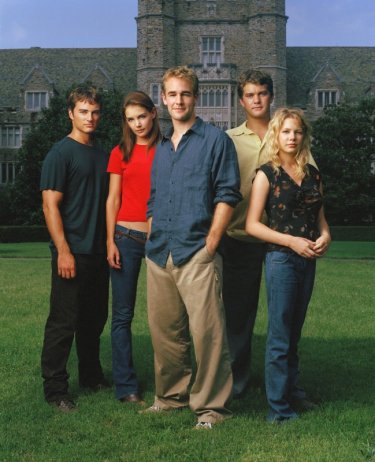 Dawson's Creek: Joshua Jackson, Kerr Smith, Katie Holmes, Michelle Williams e James Van Der Beek in una foto promozionale della stagione 5