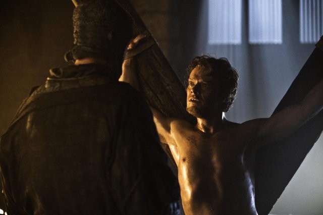 Game of Thrones: Alfie Allen nell'episodio The Bear and the Maiden Fair