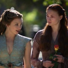 Game of Thrones: Sophie Turner e Natalie Dormer nell'episodio The Bear and the Maiden Fair