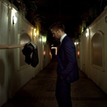 Rhatha Phongam insieme a Ryan Gosling in una scena di Only God Forgives