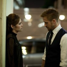 Rhatha Phongam con Ryan Gosling in una scena di Only God Forgives