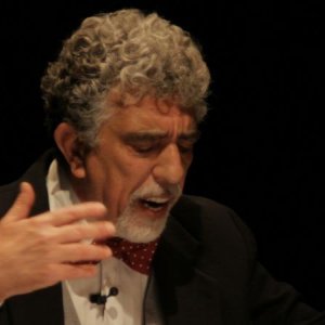Fiamme di Gadda. A spasso con l'ingegnere: Pino Calabrese in una scena del documentario