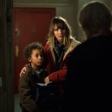 Paulette: Axelle Laffont insieme al piccolo Ismaël Dramé in una scena