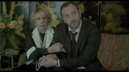 Video-recensione A Lady in Paris