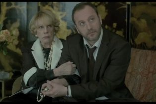 Video-recensione A Lady in Paris