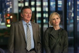 Robin Williams e Sarah Michelle Gellar in un'immagine della serie The Crazy Ones