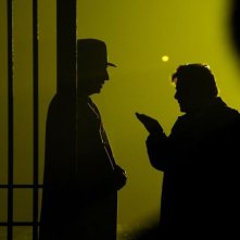 Ti ho cercata in tutti i necrologi: Giancarlo Giannini in penombra parla con F. Murray Abraham