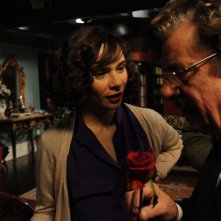 Ti ho cercata in tutti i necrologi: Silvia De Santis insieme a Giancarlo Giannini in una scena