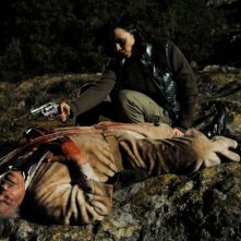 Ti ho cercata in tutti i necrologi: Silvia De Santis spara a Giancarlo Giannini in una scena