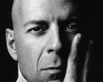 Bruce Willis lotta contro la morte in Expiration
