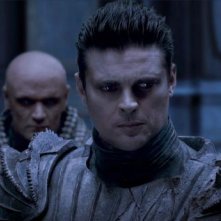 Riddick: Karl Urban in un'immagine tratta dal film