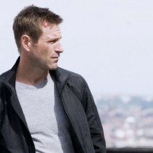 Aaron Eckhart è Ben Logan in Erased