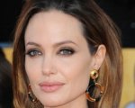 Angelina Jolie interpreterà sua madre in un biopic