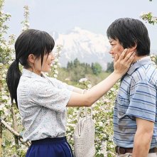 Fruits of Faith: i due protagonisti del film in un momento affettuoso