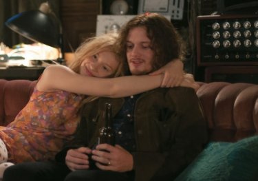 Only Lovers Left Alive: Mia Wasikowska abbraccia un irriconoscibile Anton Yelchin