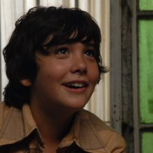 Infanzia clandestina: il giovane Teo Gutiérrez Moreno sorride in una scena del film