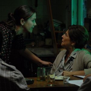 Infanzia clandestina: Natalia Oreiro e Cristina Banegas in una scena
